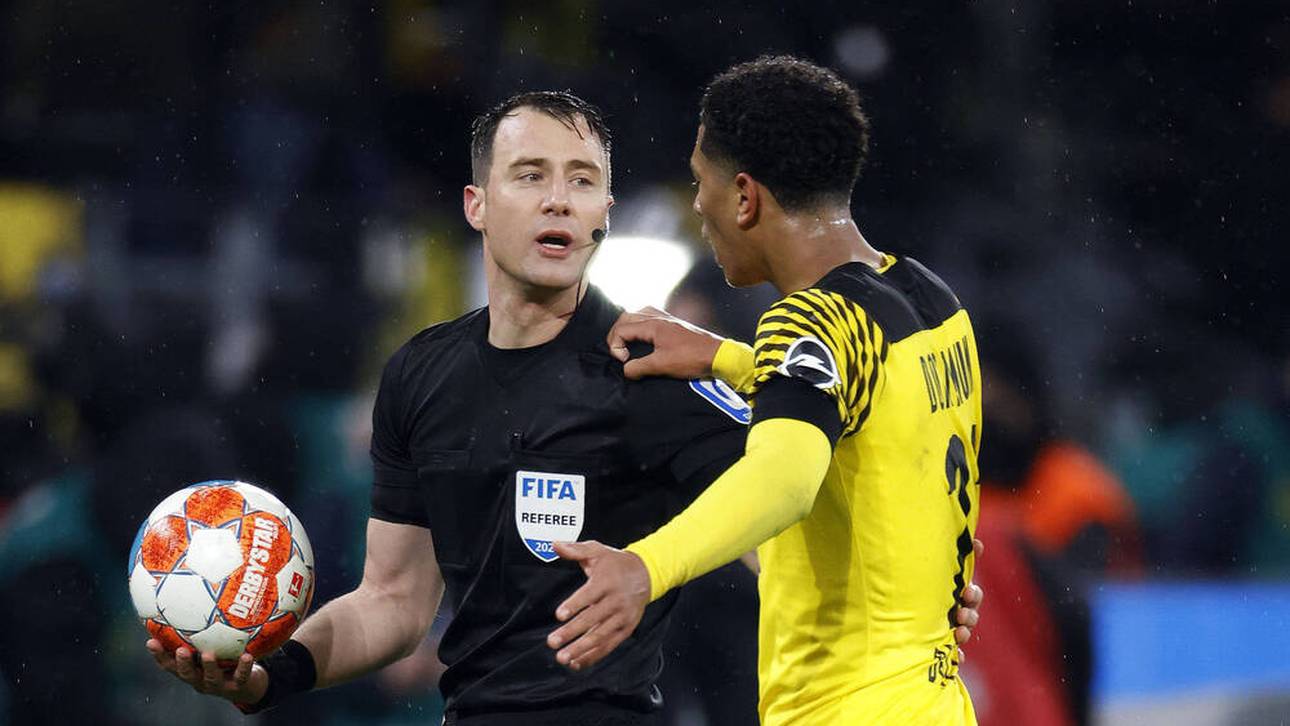 Jude Bellingham (re.) attackierte Felix Zwayer (li.) nach der Partie BVB gegen Bayern öffentlich