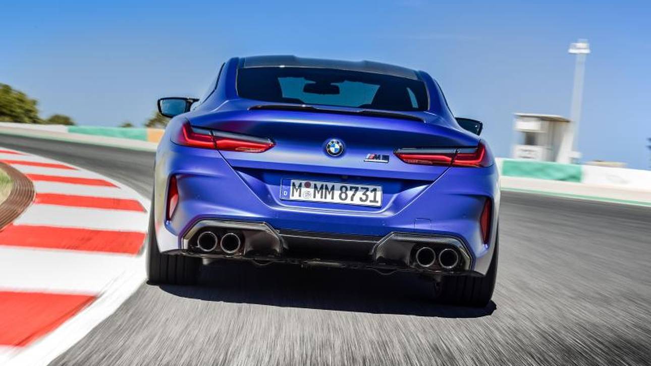 Mit einer Beschleunigung von 0 auf 100 km/h in 3,2 Sekunden und einer Spitzengeschwindigkeit von 305 km/h dürfte der M8 so manchen Konkurrenten abhängen