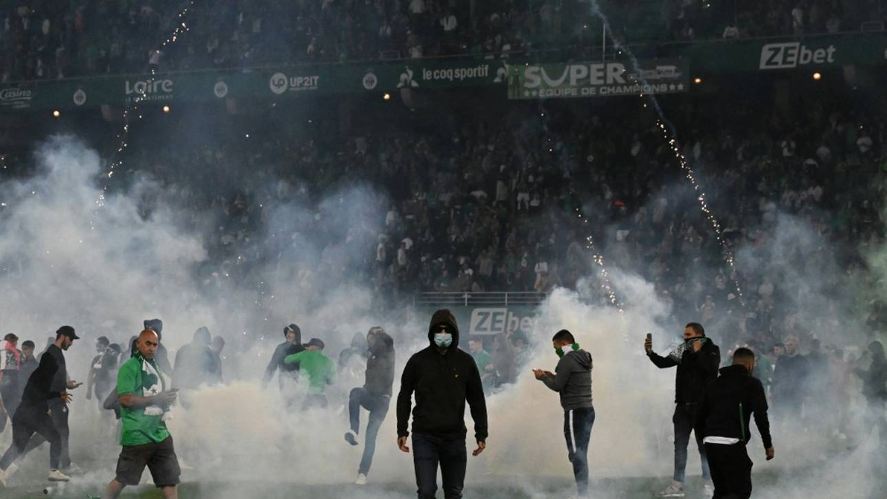 Schwere Krawalle nach Abstieg von AS Saint-Etienne