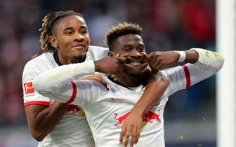 Rekorde Der Bundesliga Mit Meiste Tore Platzverweise Zuschauer In Einer Saison