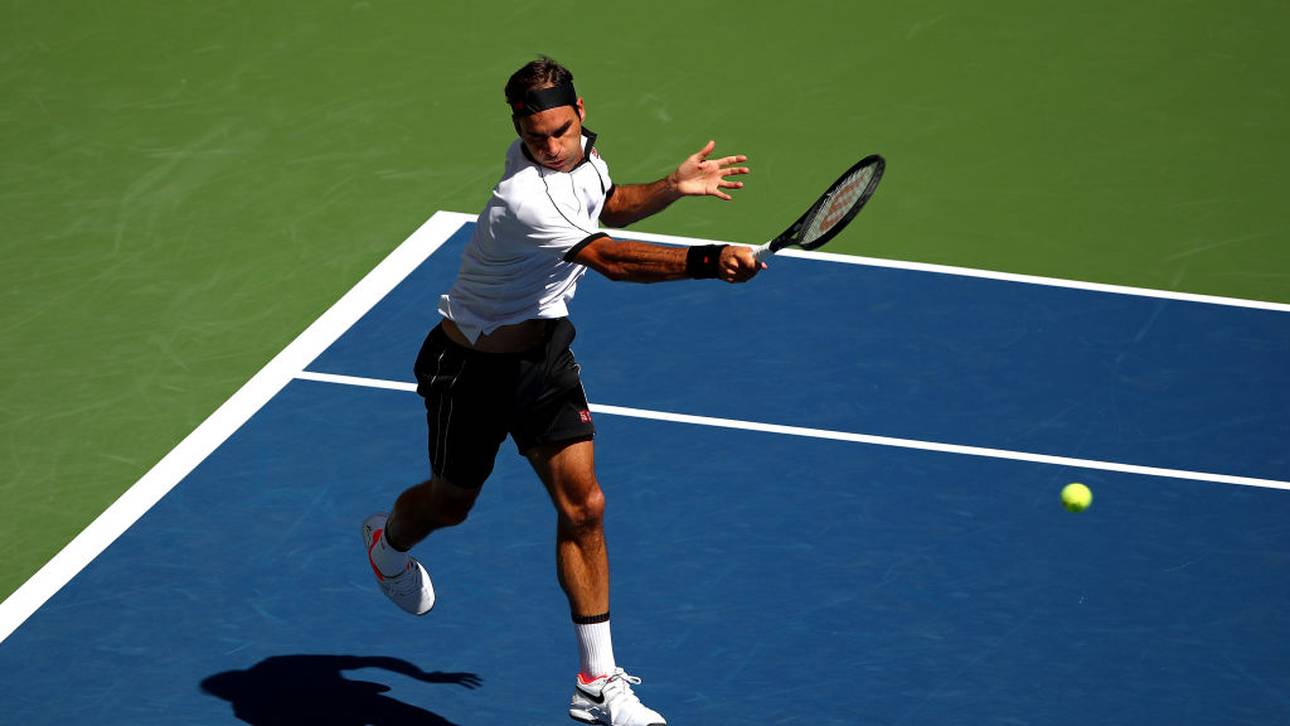 Federer und Djokovic locker weiter