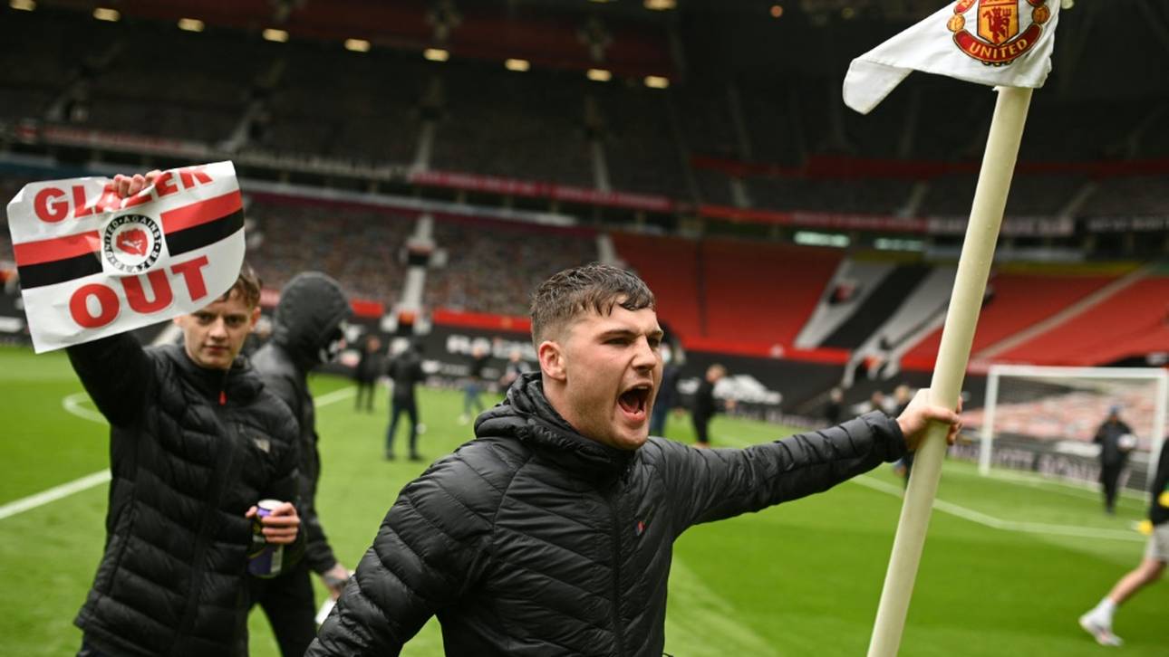 Protest gegen Glazer: Platzsturm von ManUnited-Fans