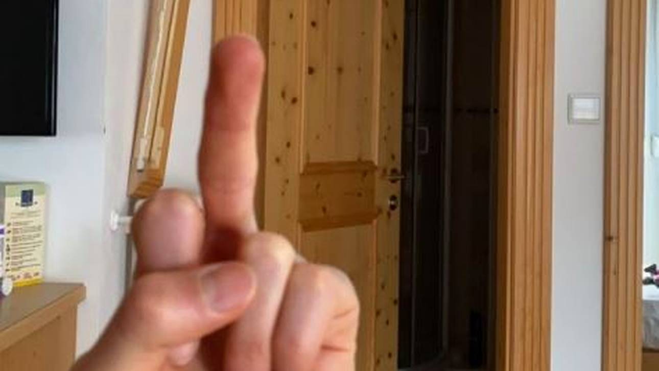 Frida Karlsson und der Türrahmen werden keine Freunde mehr