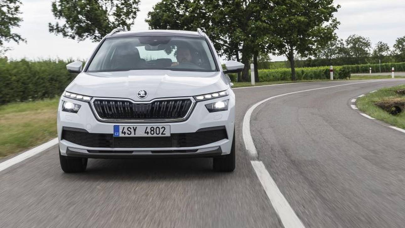 Während viele SUVs derzeit mit einem auffälligen Design unterwegs sind, tritt der Kamiq eher dezent auf