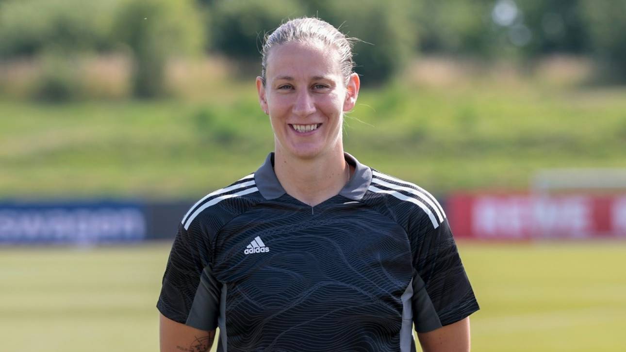 DFB-Frauen mit Botschaft an Berger