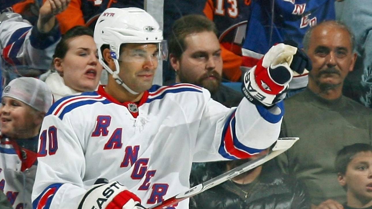 Adler holen Kanadier Dawes