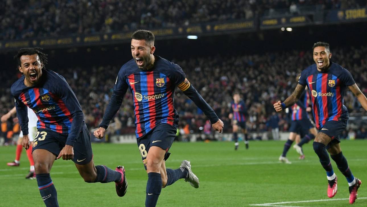 Barcelona nutzt Patzer von Real