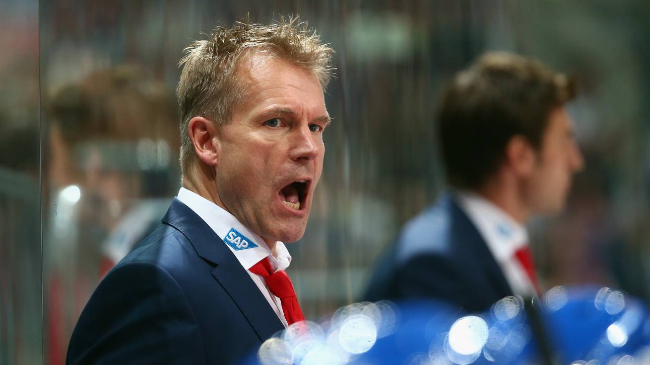 Adler Mannheim v EHC Red Bull Muenchen - DEL