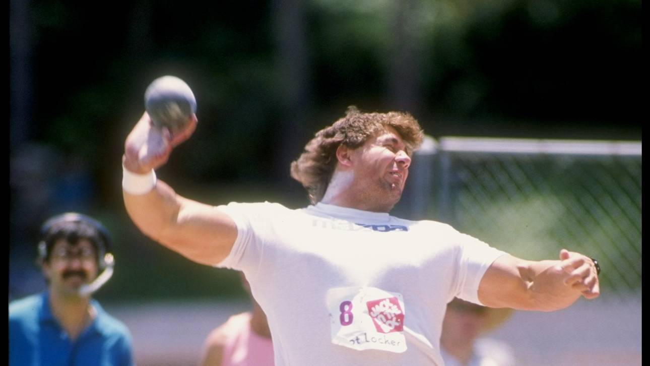 Randy Barnes bei seinem Weltrekord im Kugelstoßen am 20. Mai 1990 in Westwood, Los Angeles