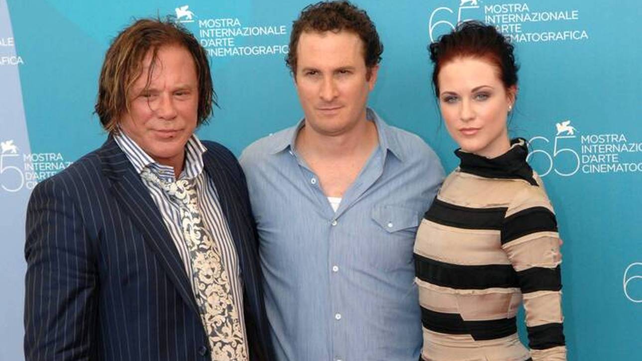 Misawa lieferte Darren Aronofsky (M., mit Mickey Rourke und Evan Rachel Wood) einen Teil der Inspiration für "The Wrestler"