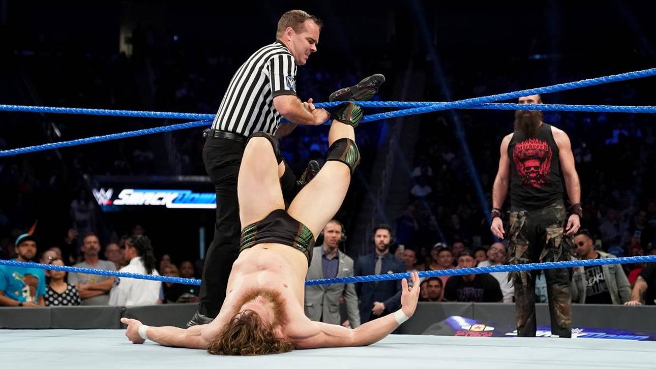 Daniel Bryan verfing sich bei WWE SmackDown Live ungeplant in den Seilen