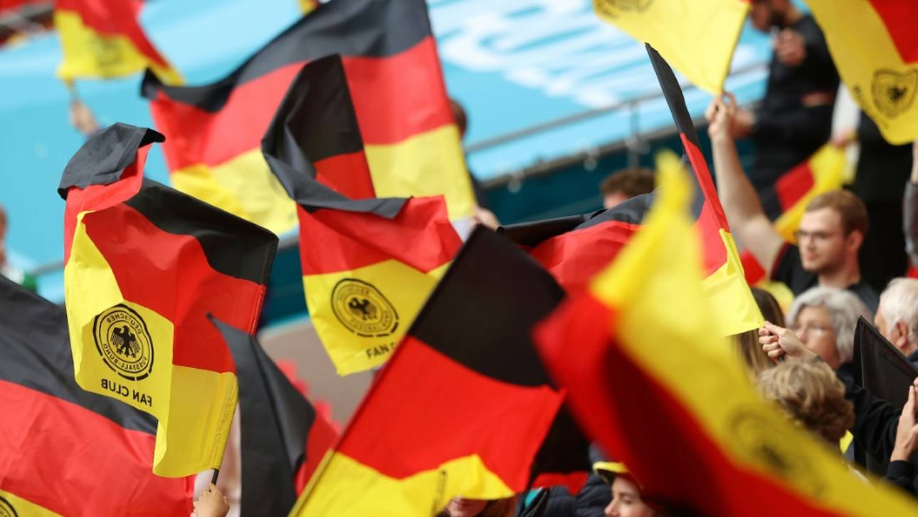 Freikarten beim Flick-Debüt als “Dankeschön”