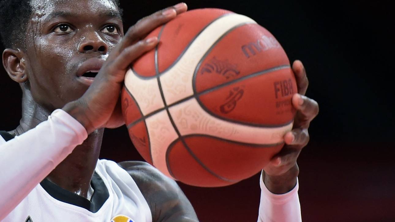 Schröder scherzt nach zähem Comeback