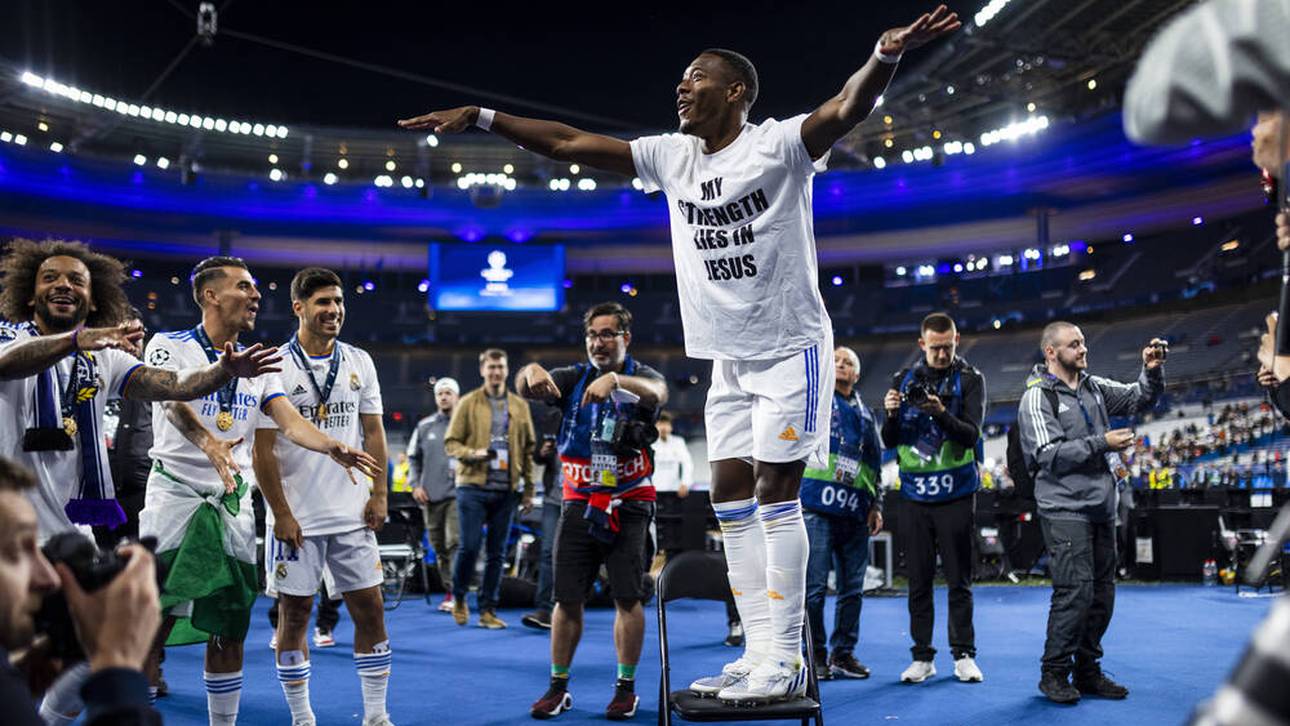 Real-Stars feiern Kabinenparty