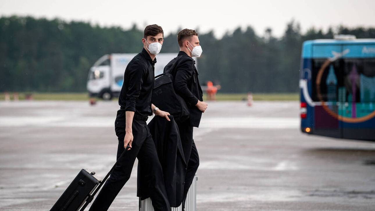 Im Regen: DFB-Team bezieht EM-Camp