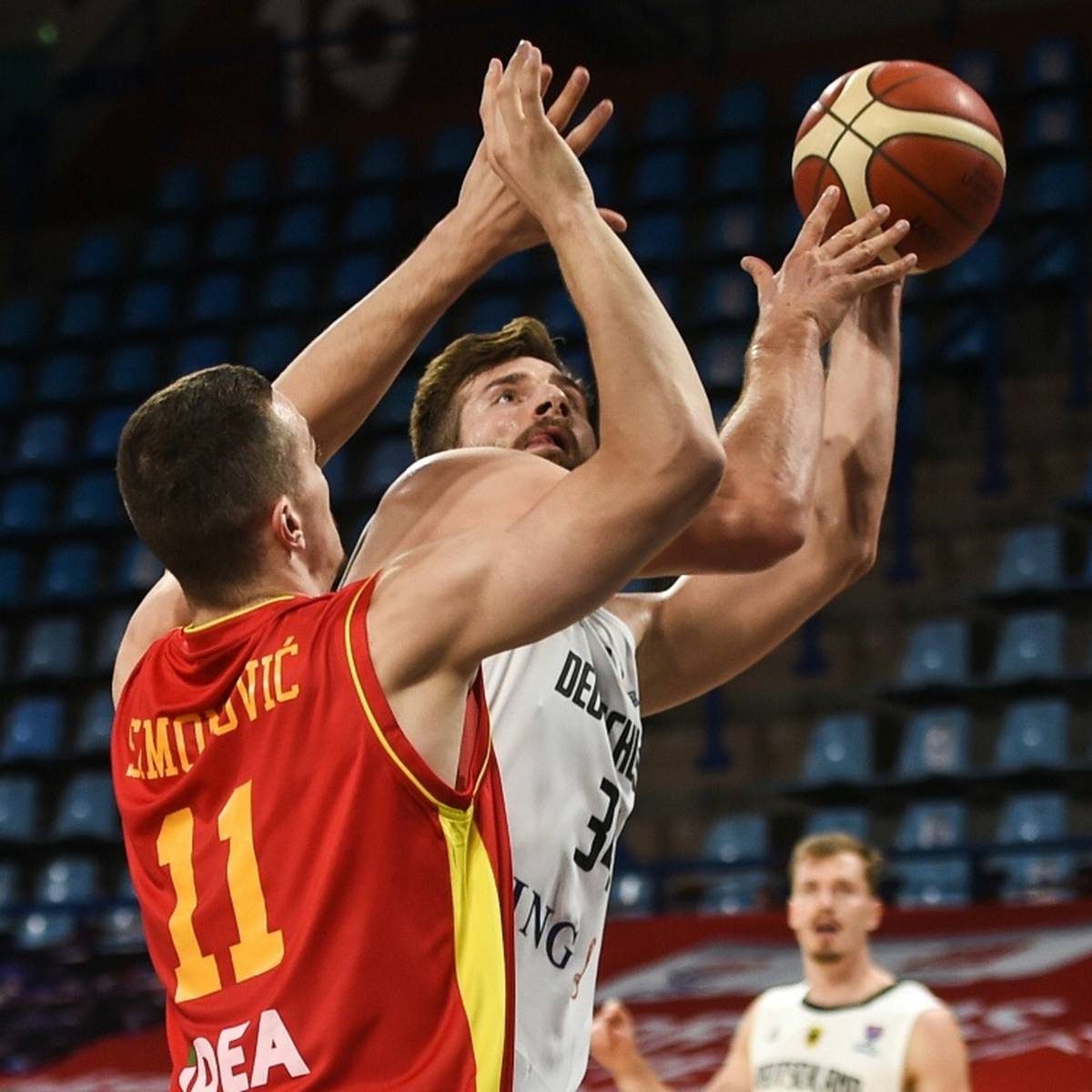 Basketball Em Qualifikation Deutschland Unterliegt Montenegro