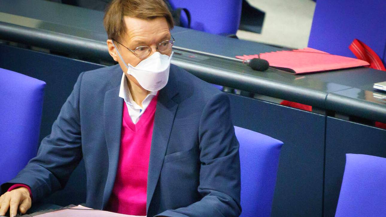 Lauterbach: „Volle Stadien nicht akzeptabel“