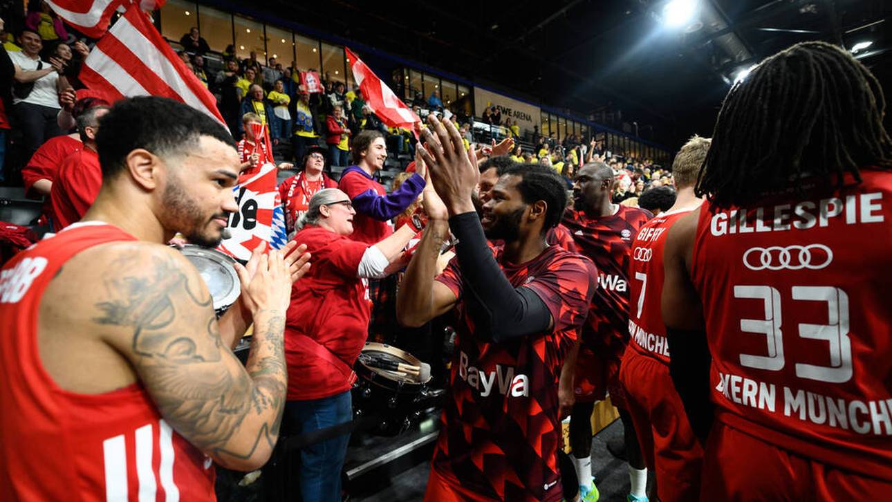 Bayern-Basketballer holen Pokal