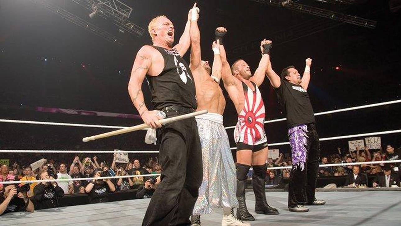 Die ECW-Originale Sandman, Sabu, Rob Van Dam und Tommy Dreamer (v.l.) stiegen 2007 bei WWE nochmal gemeinsam in den Ring