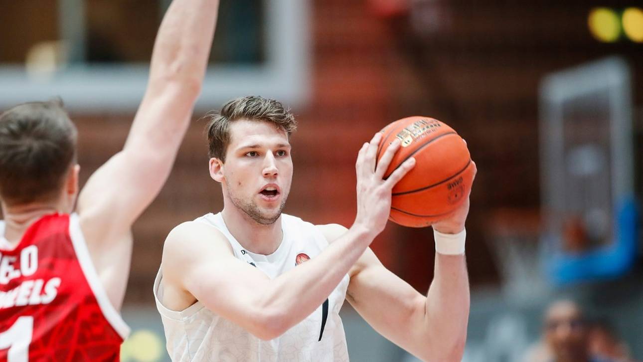 Hamburg verlängert mit Meisner