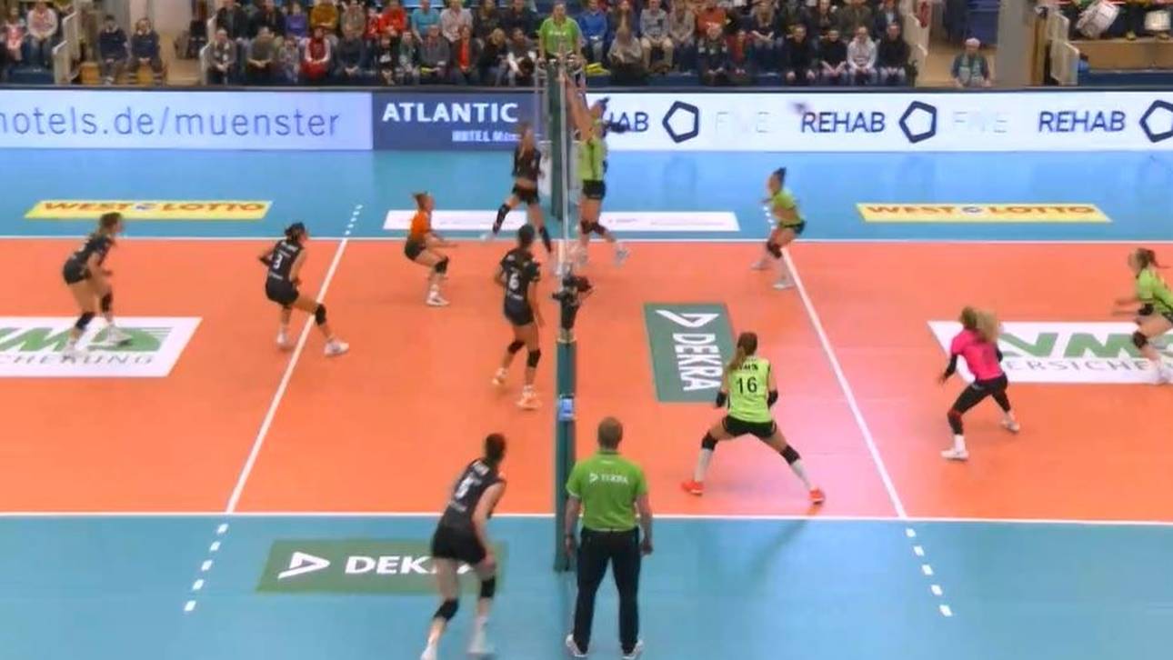 Ladies in Black klettern