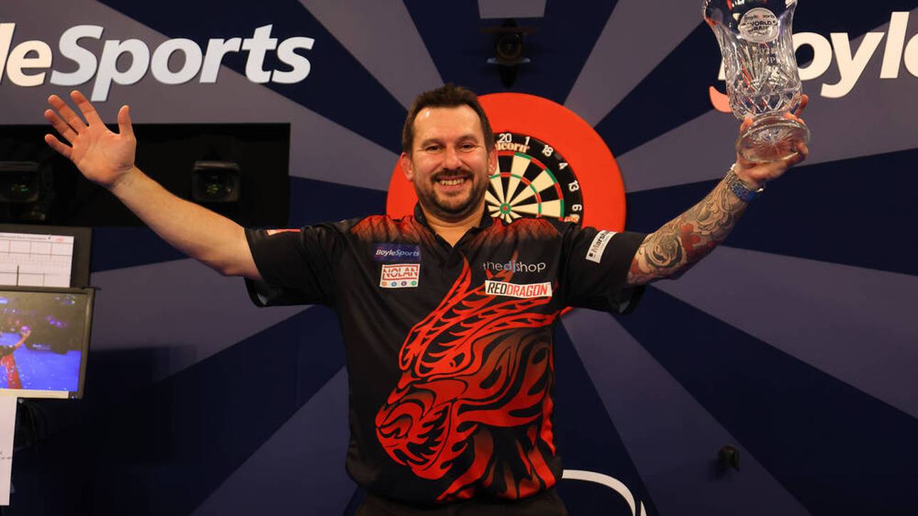 Ein Frettchen elektrisiert die Darts-Welt