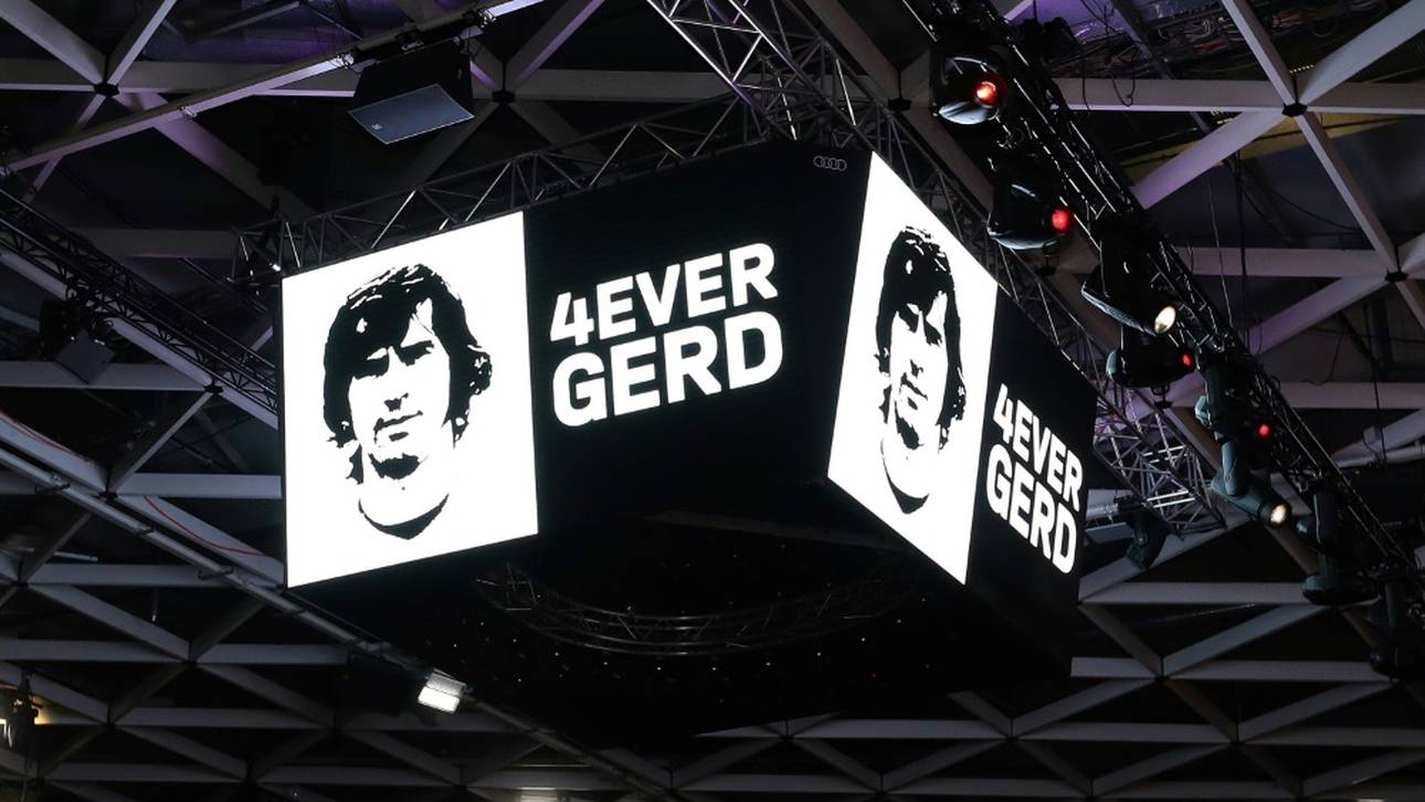 Trophäe für Müller – Kahn jubelt