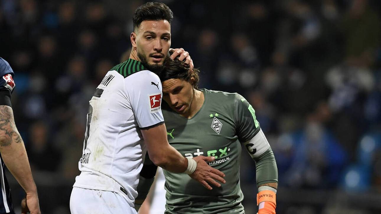 Ramy Bensebaini (l.) steht beim BVB hoch im Kurs
