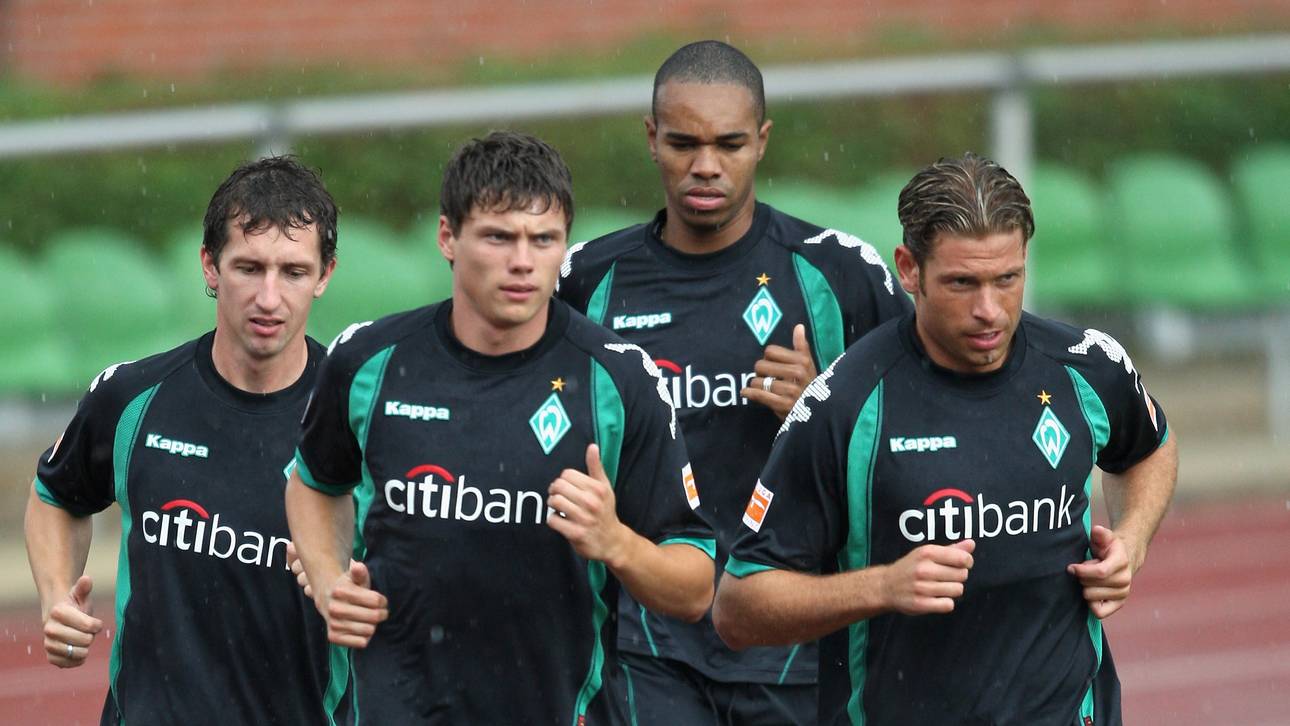 Sebastian Boenisch (2.v.l.) 2008 mit Frank Baumann, Naldo, Tim Wiese (v.l.)