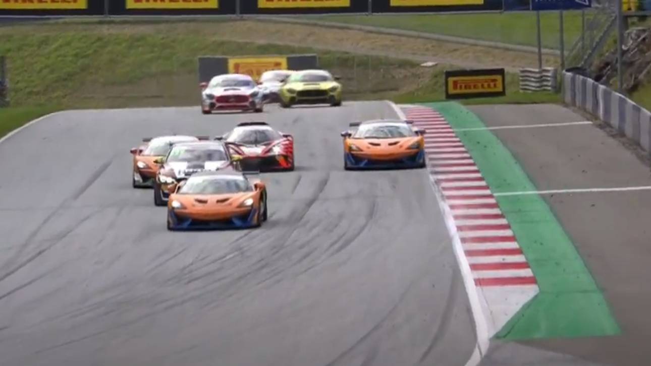 Führender rollt ohne Sprit aus