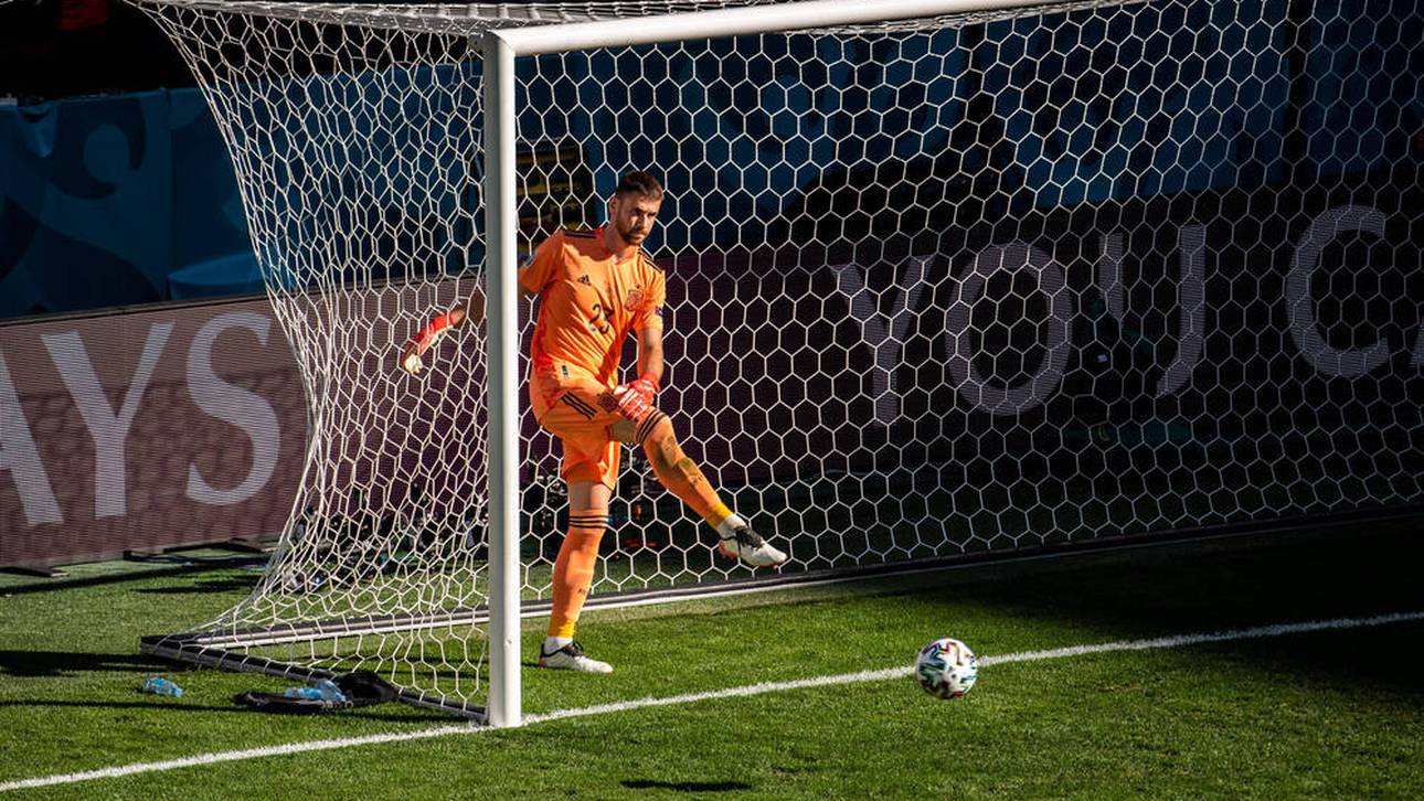 Spanien mit historischem Eigentor