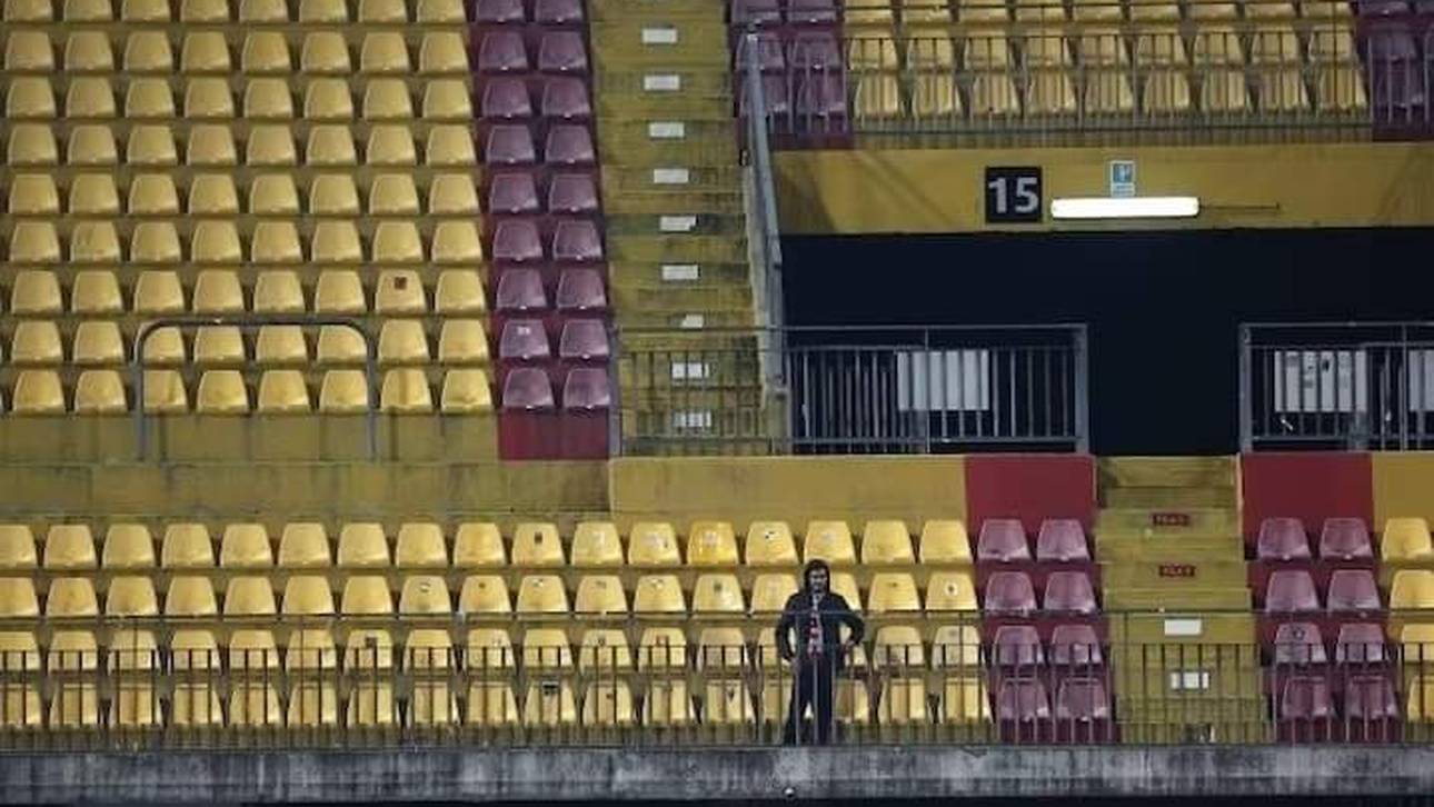 Irre Reise eines einsamen Fans