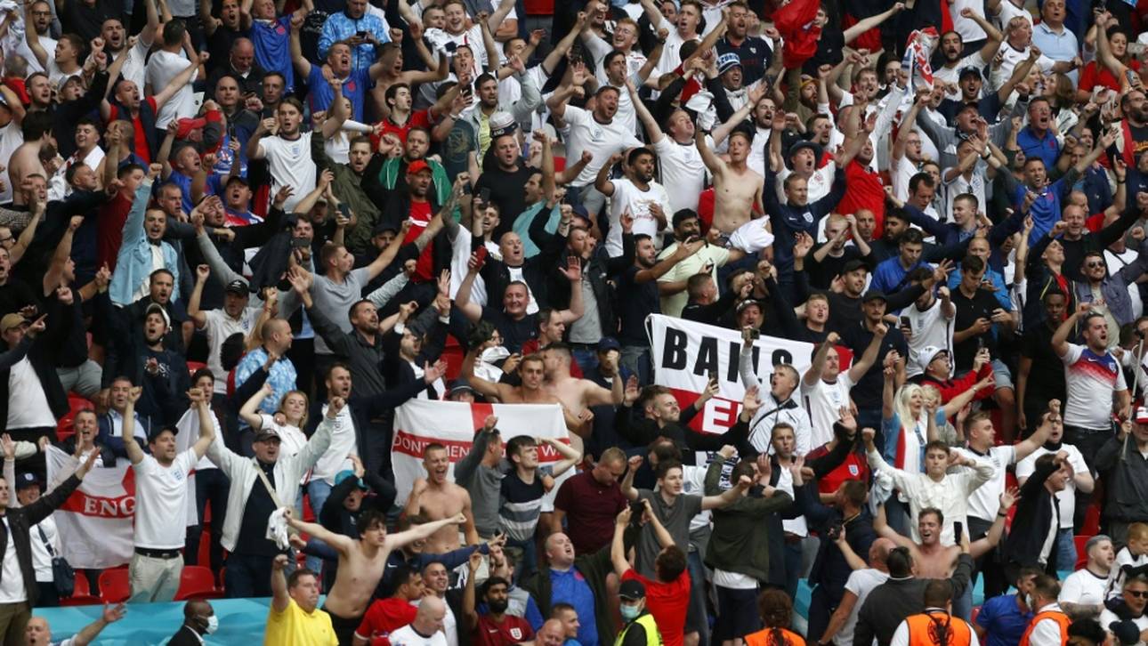 Italien verstärkt Kontrollen für englische Fans