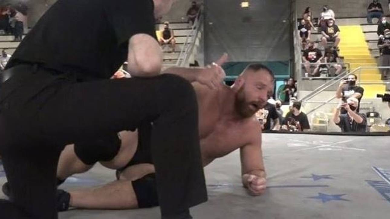 Wrestling-Topstar geht kurios fremd