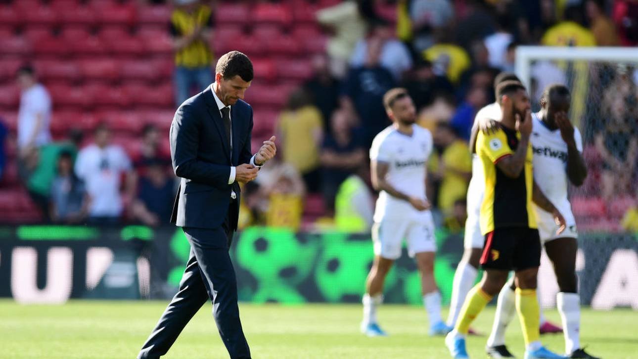 Erste Trainerentlassung in England