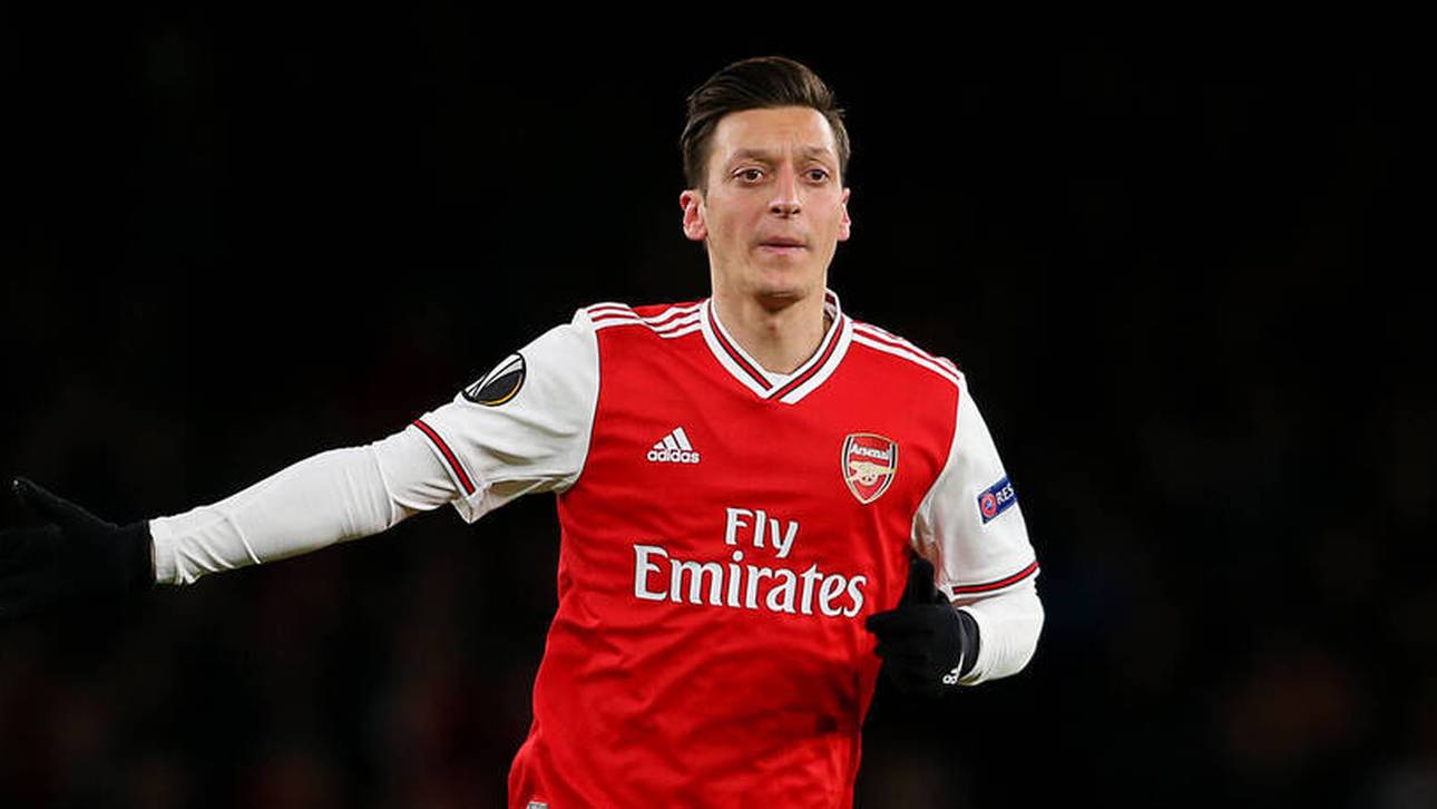 Özil vor Abschied: Moderator feiert