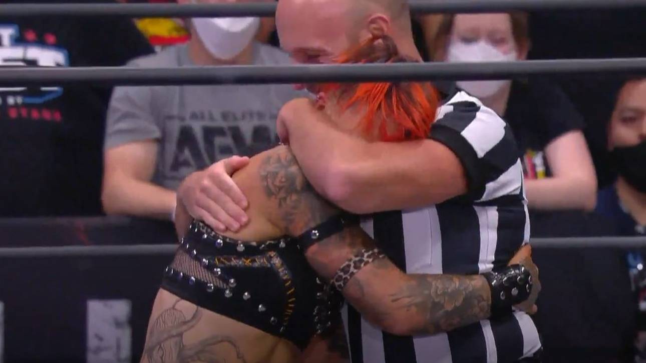 Emotionales AEW-Debüt für Ex-WWE-Wrestlerin