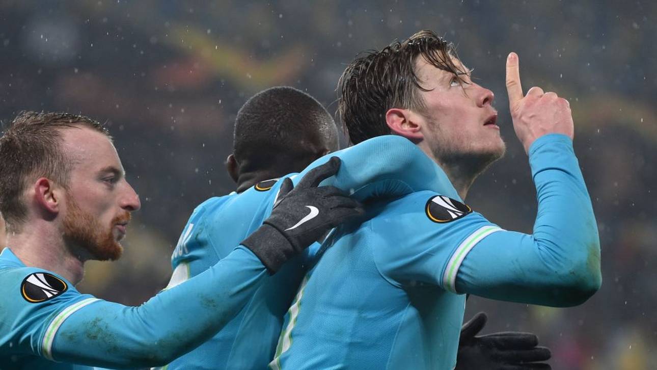 Wolfsburg steht in Zwischenrunde