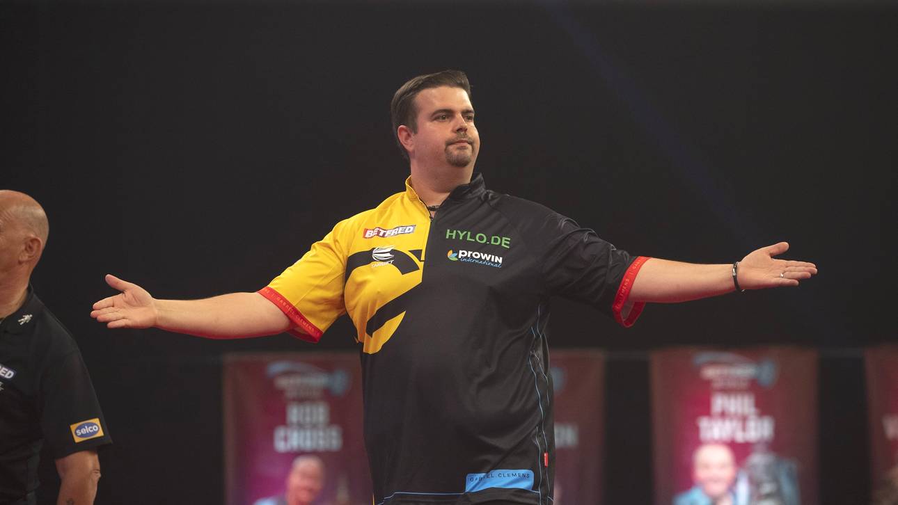 Clemens profitiert von Fan-Ausschluss