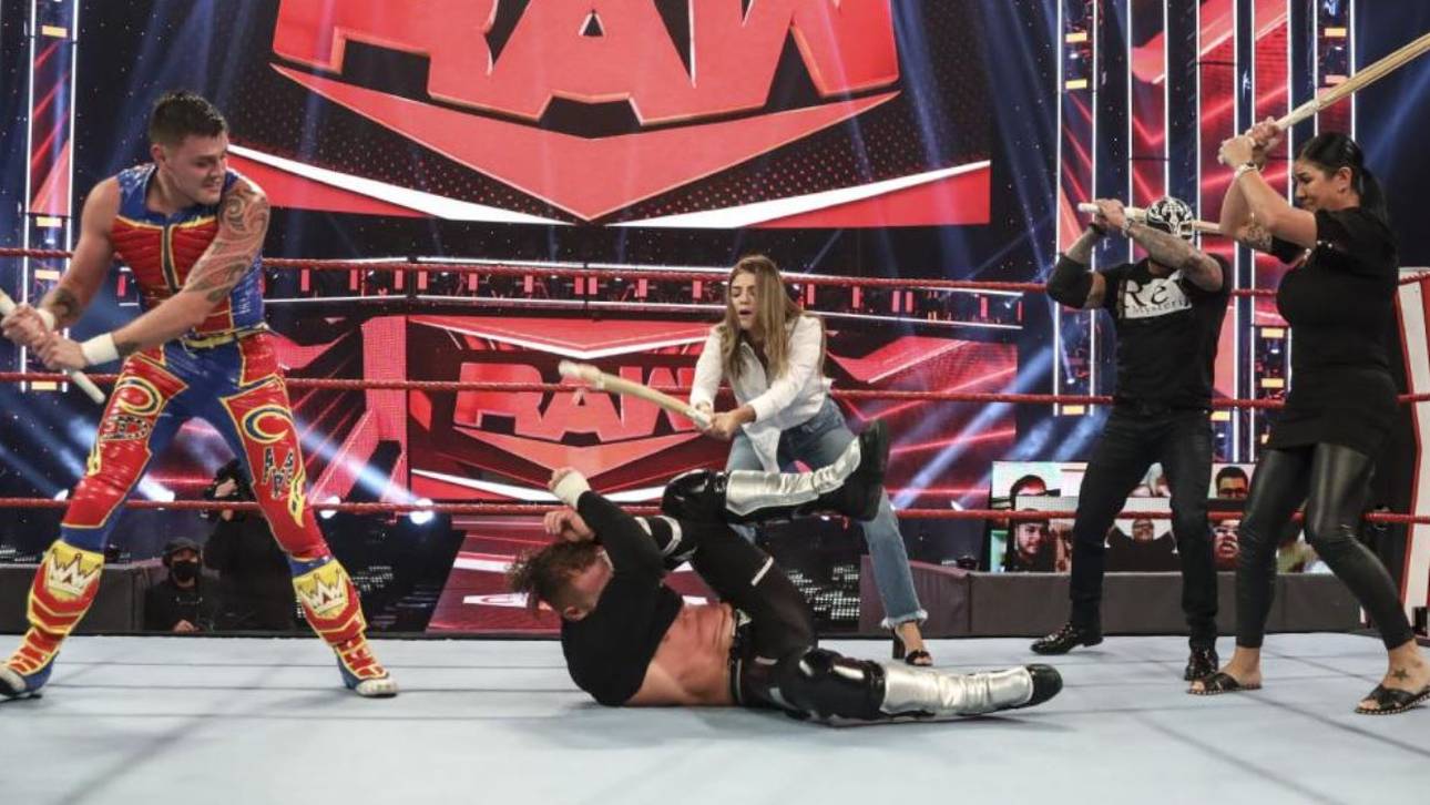 WWE: Abreibung von Mysterio-Familie