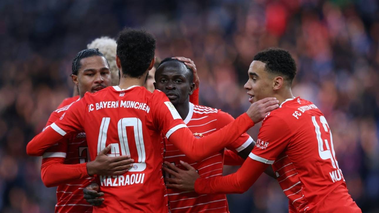 Sieg bei Neuer-Comeback: FC Bayern wieder Spitzenreiter