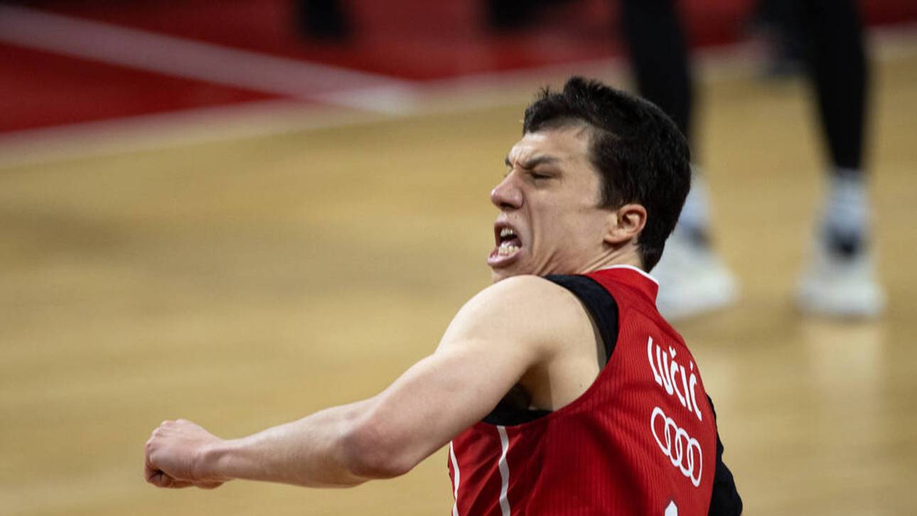 Bayern mit schwerem Auftakt