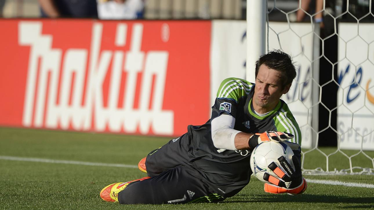 Schalke macht Keeper zum Profi