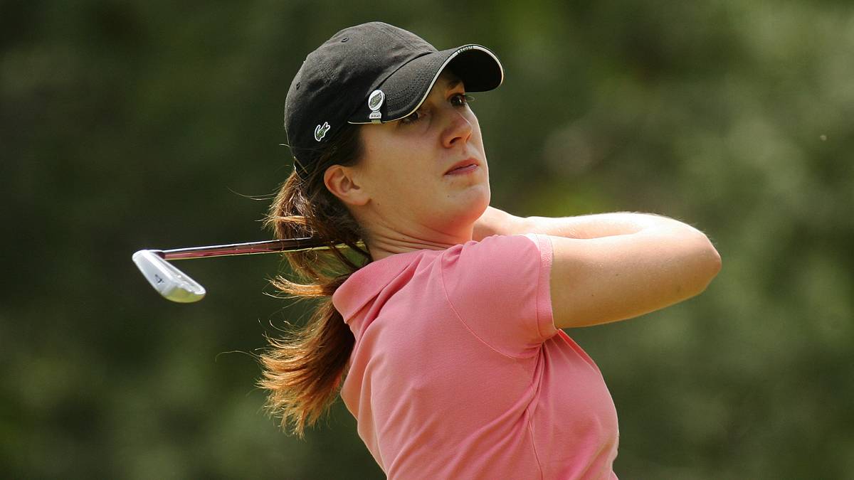 2008 wechselt die Deutsche direkt von den Amateuren auf die Profi-Tour LPGA. In ihrem ersten Jahr läuft für die Golferin jedoch noch nicht alles rund