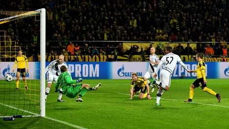 Borussia Dortmund v Legia Warszawa - UEFA Champions League