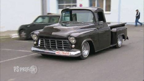 Ein stylisher V8 für den Werber: Die PS Profis helfen diesmal dem Dortmunder Jaques bei der Suche nach seinem Traumauto. Jaques träumt von einem stylishen Ami V8, den er dann als Promotion-Fahrzeug für seine Werbeagentur einsetzen kann. Das Budget des Sport1-Zuschauers: Maximal 20.000 Euro. Die PS Profis machen sich auf die Suche nach geeigneten Modellen. Zur Wahl stehen ein Chevrolet El Camino, ein Ford Mustang und ein Pontiac Bonneville.