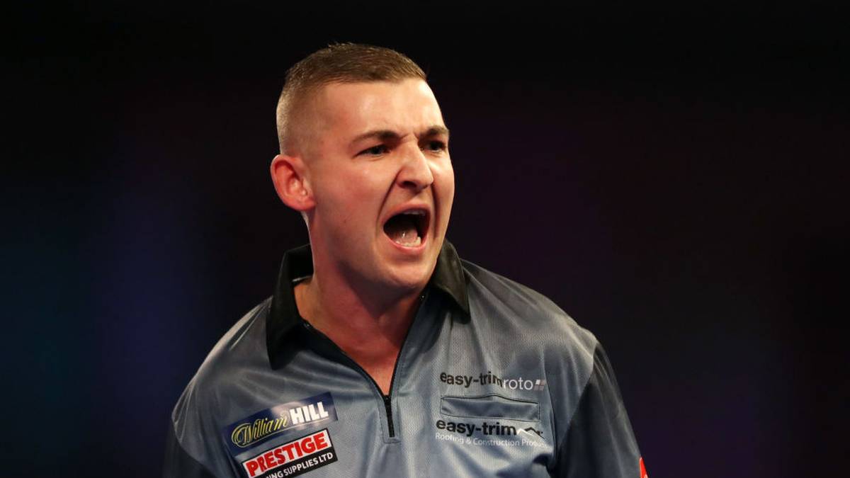 UK OPEN, 6. bis 8. März: Bei diesem Turnier ist alles möglich. Hier können die Superstars schon ganz früh aufeinandertreffen, denn es gibt keine Setzliste. Jede Runde wird neu ausgelost. Insgesamt nehmen 160 Spieler an dem Turnier teil. Gewinner 2019 war der Engländer Nathan Aspinall