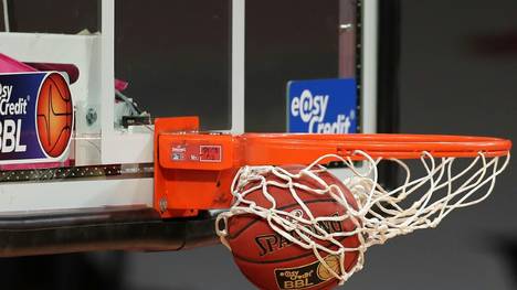 Alba Berlin setzt sich gegen die Baskets Bonn durch