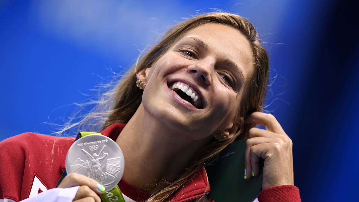 Dass man trotz sportlicher Erfolge (zwei Silbermedaillen) zu den Flops zählen kann, zeigte Julija Jefimowa. Denn die Russin ist mehrfach verurteilte Dopingsünderin, die Zweifel schwimmen bei ihr immer mit. Von den Zuschauern gab es Pfiffe und Buhrufe, der Konkurrenz stieß ihre Teilnahme sauer auf