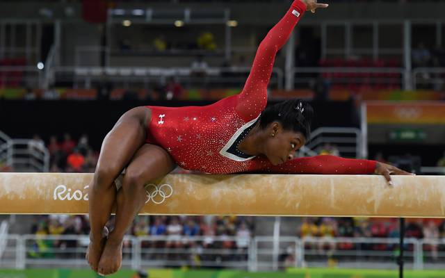 Turnen Bei Olympia Simone Biles Verpasst Gold Am Schwebebalken